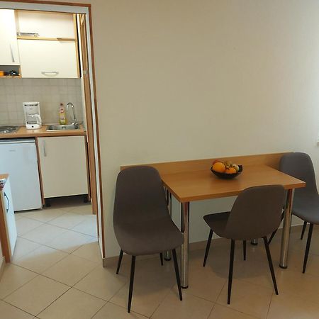 Apartmani Neva Макарска Экстерьер фото