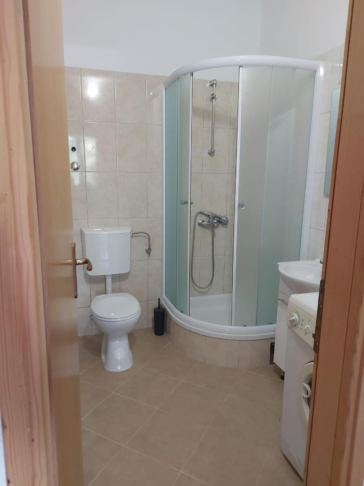 Apartmani Neva Макарска Экстерьер фото