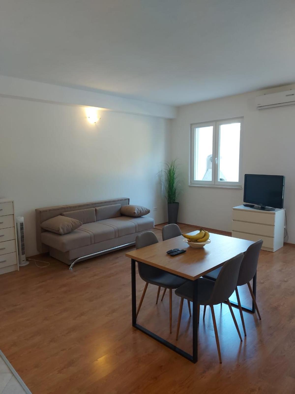 Apartmani Neva Макарска Экстерьер фото