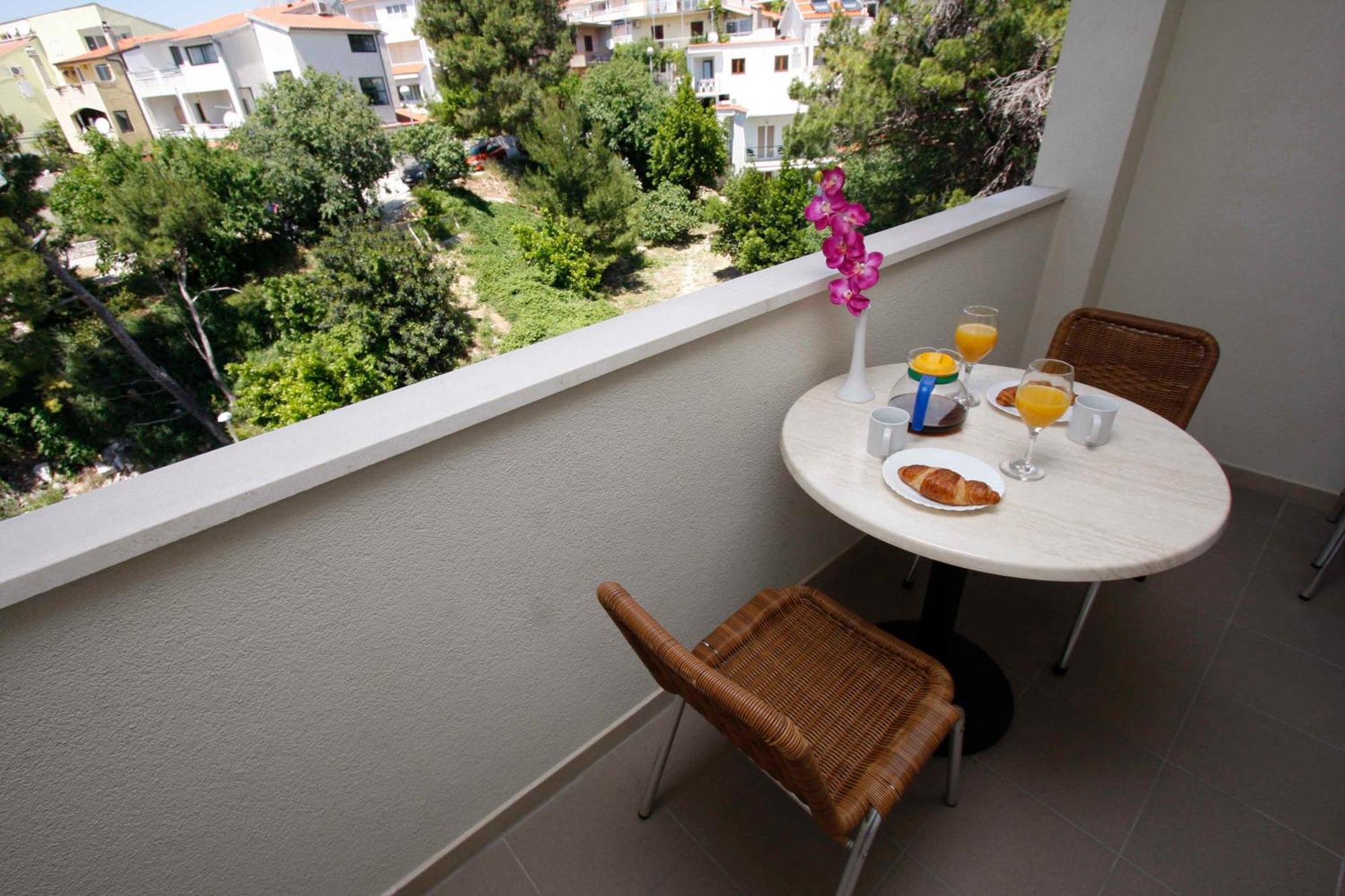 Apartmani Neva Макарска Экстерьер фото