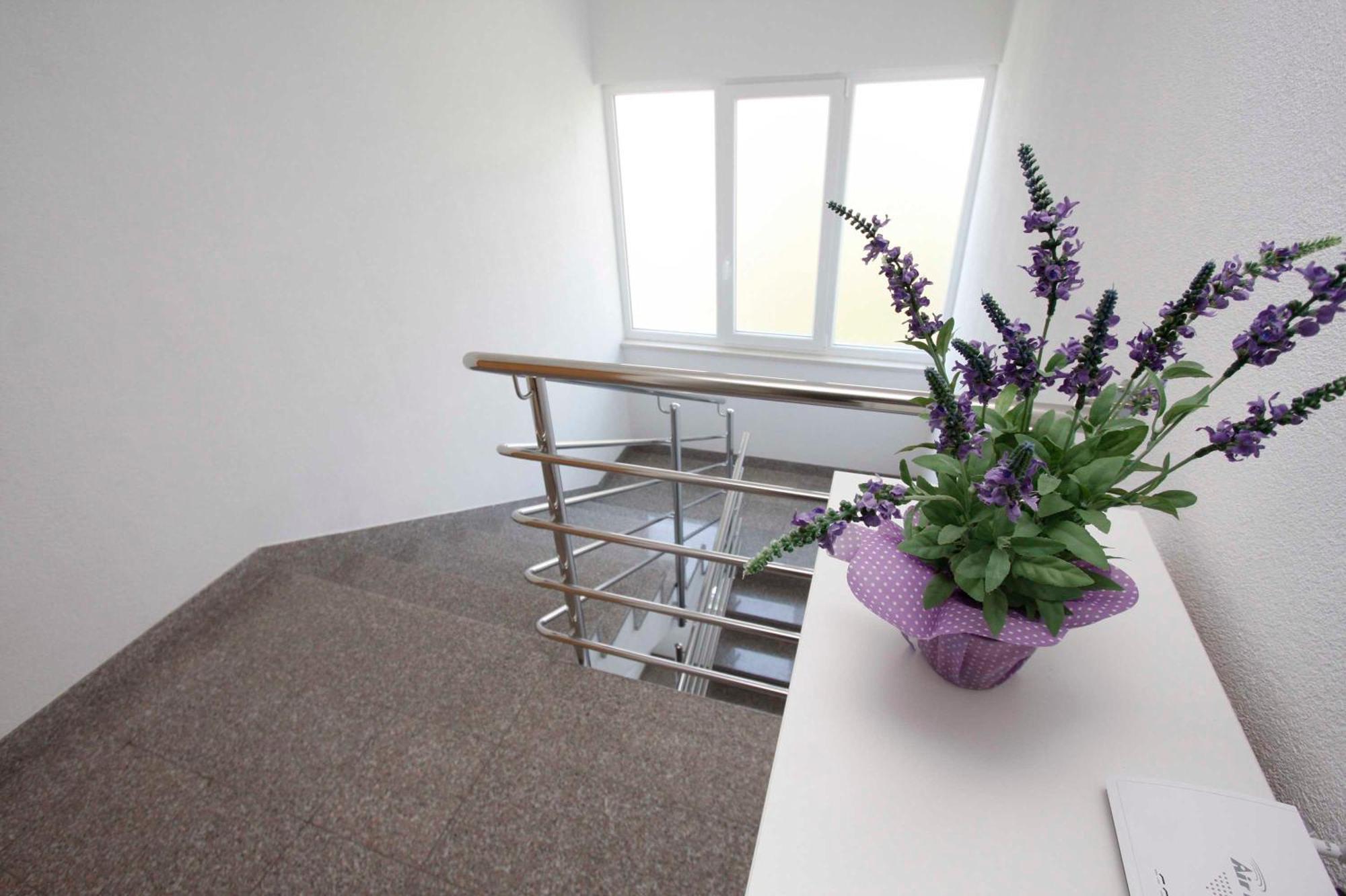 Apartmani Neva Макарска Экстерьер фото